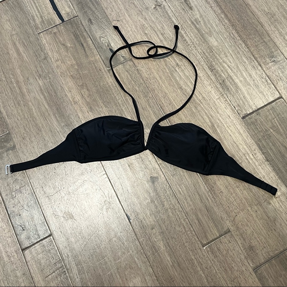 Body Glove bikini top NWOT v-neck front bathing suit top